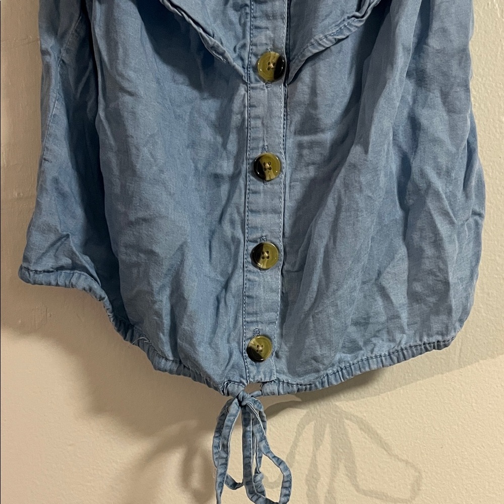 Light Blue Ruffled Button-Up Blouse - Picture 4 of 6
